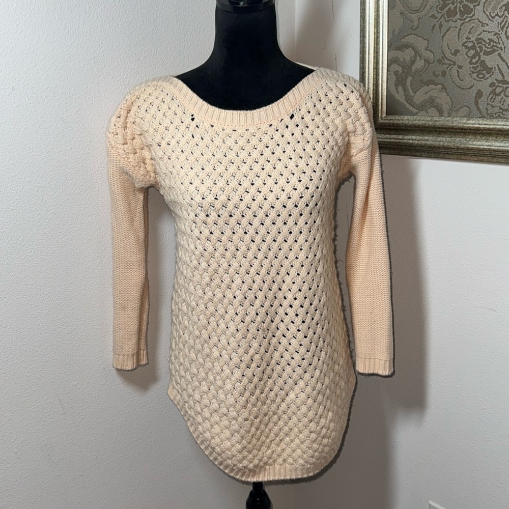 AA&ZZ Woman boat neck knit peach sweater sz‎ M